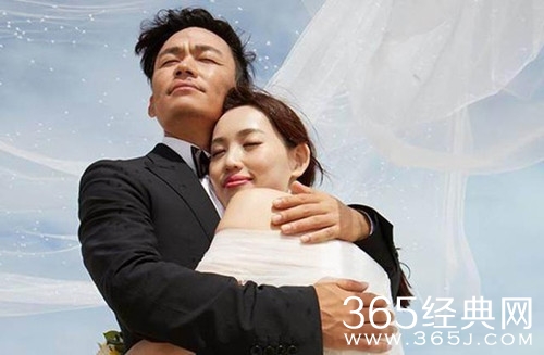 王宝强新恋情疑曝光 与神秘女子散完步后同回住所