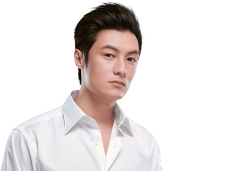 余文乐急删百日宴照片 因意外曝光了儿子正面照