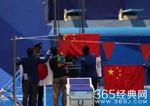 孙杨要求重升国旗 原因让网友纷纷点赞