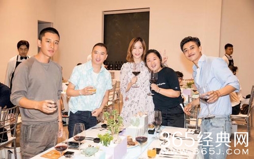 李晟李佳航为儿子办百日宴 众多好友现场，而他却尽显落寞