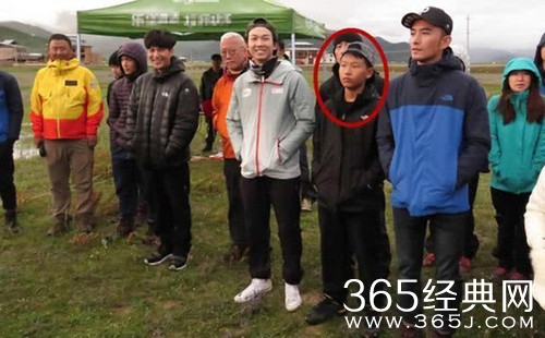 陈坤儿子近照曝光 寸头造型又酷又帅