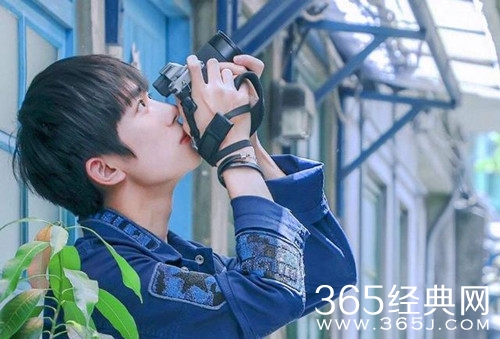 综艺甜饼179：蔡徐坤综艺节目首秀搭档千玺，没想到粉丝互掐了