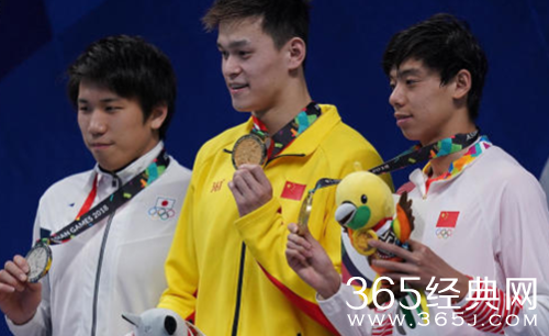 孙杨回应风波 因领奖服事件备受争议