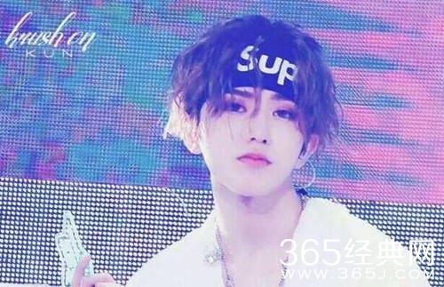 综艺甜饼179：蔡徐坤综艺节目首秀搭档千玺，没想到粉丝互掐了