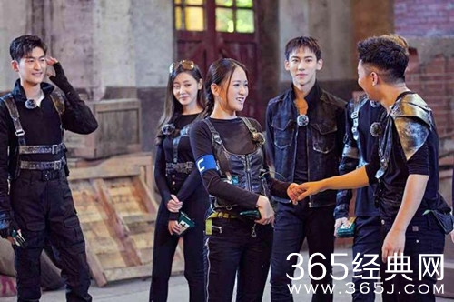 综艺甜饼180：这档综艺首播就破亿，瞬间把中餐厅碾压成渣