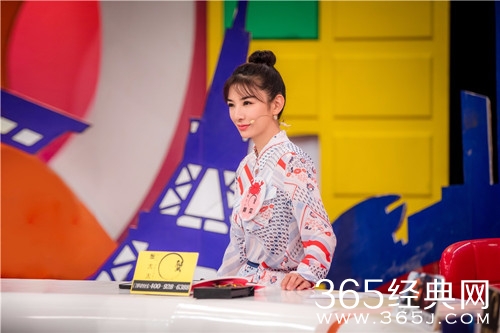 世界爸妈说黄奕加盟，坦言享受做妈妈的时刻