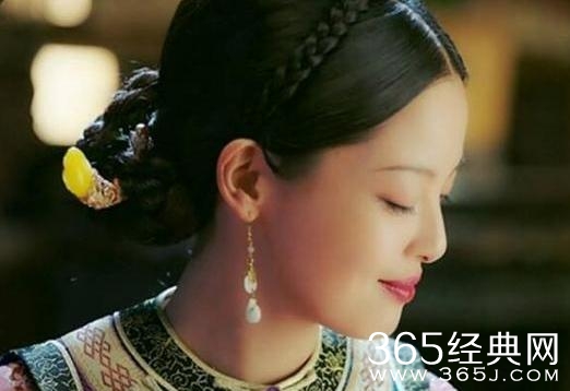 如懿传嘉嫔说的世子是谁