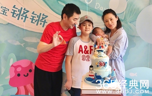 陈建斌给孩子乱起名 小儿子真实姓名大揭秘