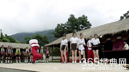 华晨宇李诞朱桢做客天天向上，争当看不见的伪装者