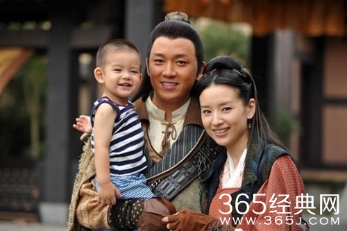 潘粤明好友撕董洁 揭秘两人当年离婚的真相