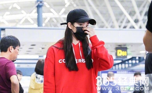 欧阳娜娜入学伯克利音乐学院 开启留学计划