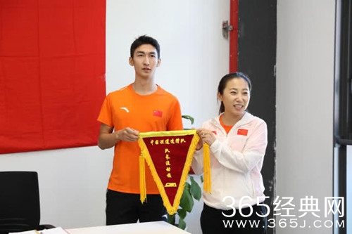 武大靖当选中国短道队队长 因他具备这两个优势