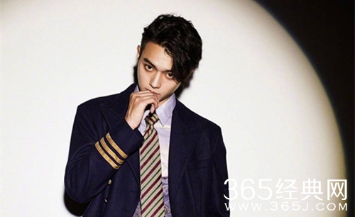 许凯回应吐槽“快挤死了”：我明明很小声的