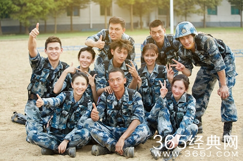 王威开微博 与杨幂互关 可见感情不一般