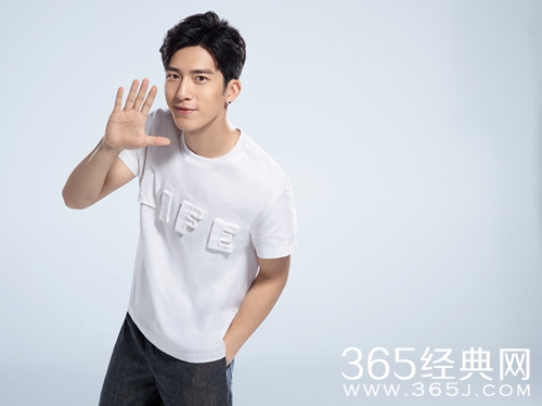 粉丝吐槽工作室拍照就是 井柏然回怼：并不觉得