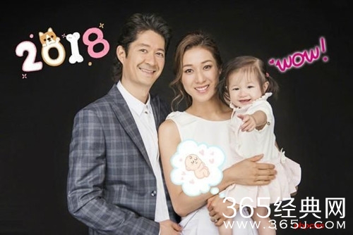 钟嘉欣二胎宝宝正面照曝光 熟睡萌照十分乖巧