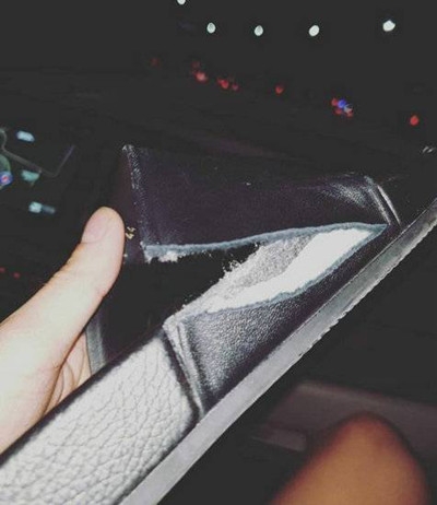 灿烈鞋被踩坏 因粉丝太过热情导致