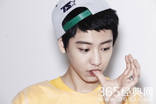 灿烈鞋被踩坏 因粉丝太过热情导致