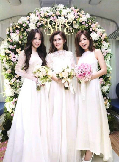 SHE还原经典造型 为纪念成团十七周年 引发回忆杀