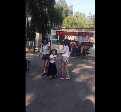 疑似李小璐朋友圈曝光 甜馨暖心举动令人感动