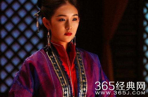 倾世妖颜皇甫巍鸣和叶兰是什么关系