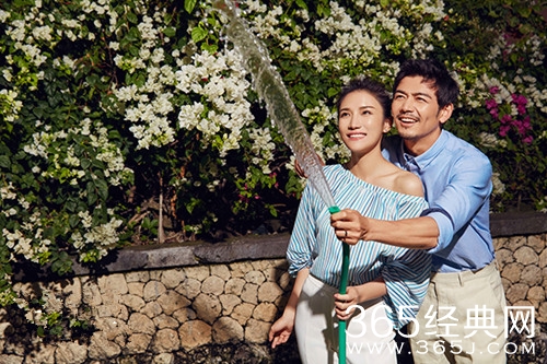 杨烁妻子王黎雯资料介绍 原来是快乐星球中的欧阳老师