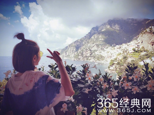 唐艺昕晒照戒指抢镜 疑似和张若昀领证结婚？