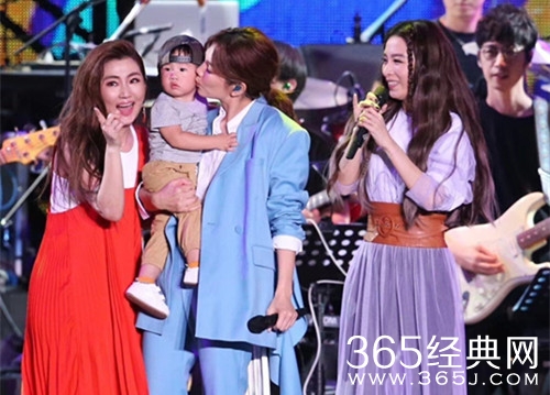 Selina承认假唱 因录音期声音出现了状况