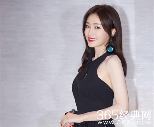 秦岚亲自缝衣服 原因竟是这样 真是太可爱了