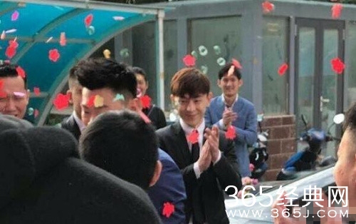 邓伦当伴郎 穿粉裙戴兔耳朵 偶像包袱全无