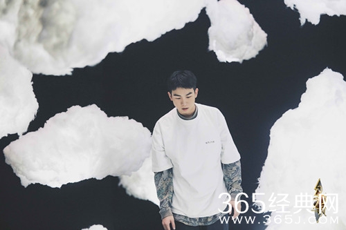 邀请来了自己的快男兄弟宁桓宇前来助阵