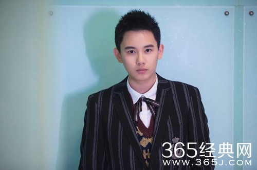 胡先煦公布恋情 李兰迪第一时间送上祝福