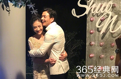 杨烁婚礼迎宾晚宴曝光 画面相当唯美浪漫