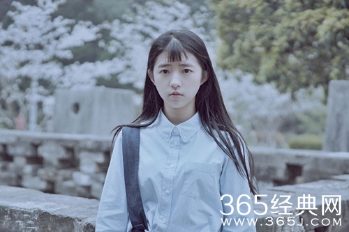 何蓝逗个人资料介绍 与吴秀波合作过欲望之城