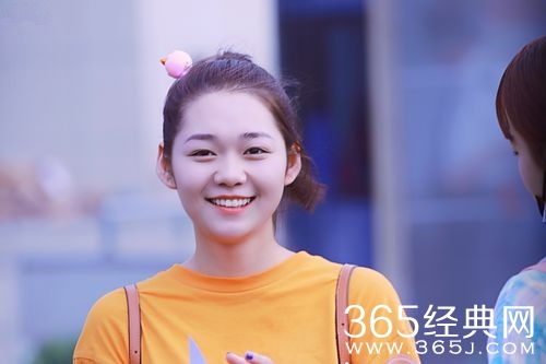 段奥娟秒删车祸现场微博 疑似暗讽杨超越