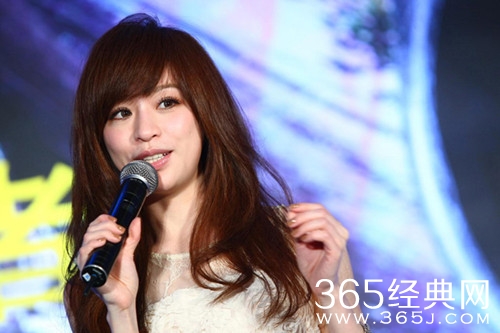 王心凌晒药单 称过药丸人生 粉丝十分心疼