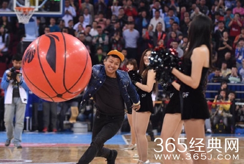 邓超加入女篮遭拒 原因亮了 网友调侃：当那个篮球