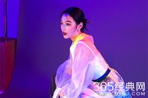 雪莉穿改良韩服遭炮轰 被批太性感玷污传统