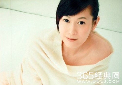 刘若英穿着宽松 疑似怀二胎 本人回应：希望是真的