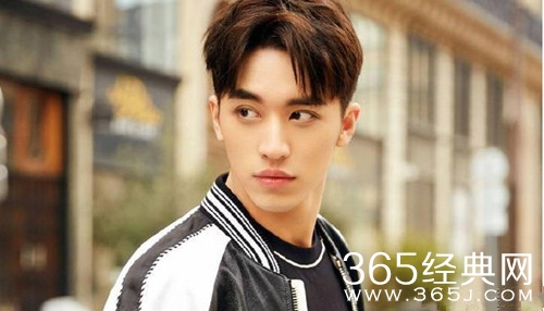 新舞林大会许魏洲护膝里有针 工作人员四字回应