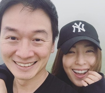 杨谨华为男友庆生 流露出满满的幸福感