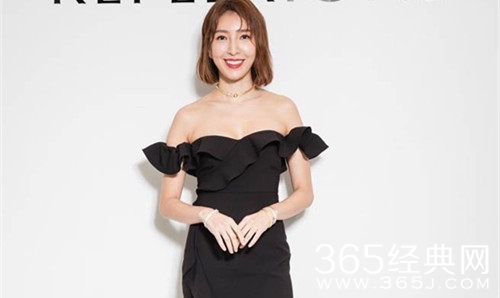 杨谨华为男友庆生 流露出满满的幸福感