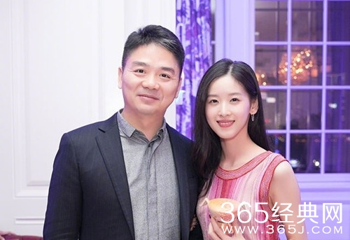 网友伦敦街头偶遇刘强东章泽天 性侵风波后首次同框