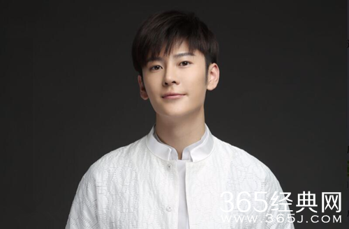 王嘉个人资料介绍 2017年登上春晚演唱歌曲