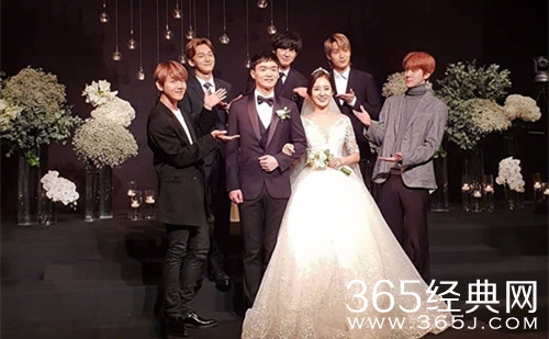 朴灿烈姐姐朴宥拉结婚 灿烈为姐姐亲自演唱祝歌