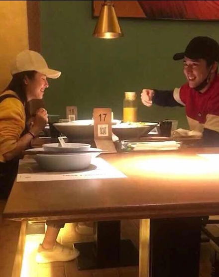 李兰迪方否认恋情 因和张新成动作亲昵惹猜测