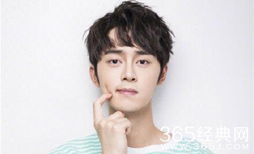 阚清子疑似有新恋情 男子是谢彬彬 曾参加13年快男