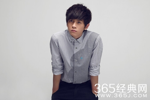 武艺恋情疑曝光 武艺方否认：目前是单身