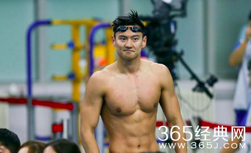 宁泽涛因手指受伤退出决赛 目前已前往医院治疗