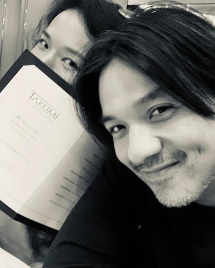 冯德伦罕见晒与舒淇合影 一个帅气一个美丽